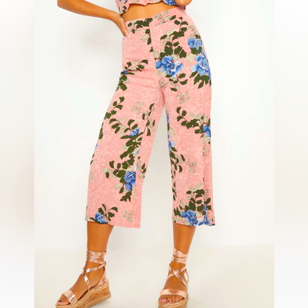 Pretty little thing pink floral printed culotte. Size 6. Lightly used.